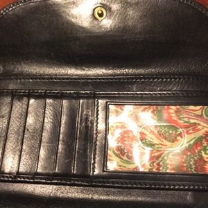 Dooney & Bourke